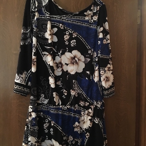 Cute Tunic! Great condition. Smoke free home - Picture 1 of 1